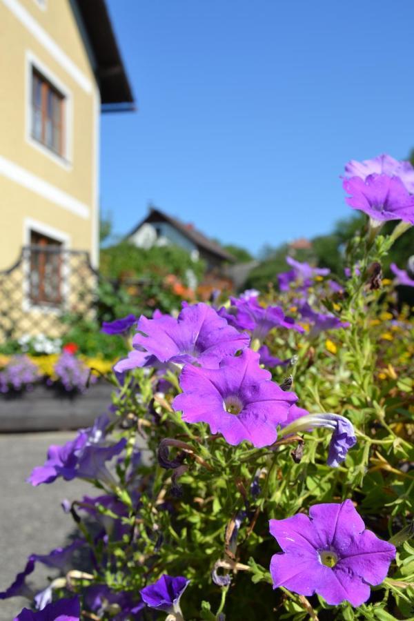 Haus Lindenhofer Apartamento Emmersdorf an der Donau Exterior foto
